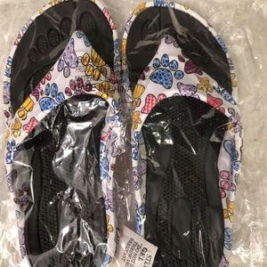 paw print flip flops